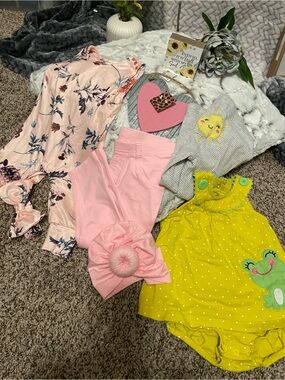 Baby Girl 7 Pieces Bundle size 24 M Carter’s & Garanimals Jumper, pants + more